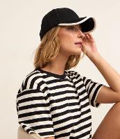 Boné Aba Curva em Sarja com Detalhe Contrastante na Borda - 2