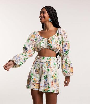 Blusa Cropped em Laise com Estampa Servilha