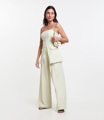 Calça Wide Leg Alfaiatada com Bolsos Faca e Pregas