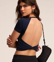 Blusa Curta em Malha com Costas Abertas e Detalhe Torcido - 1