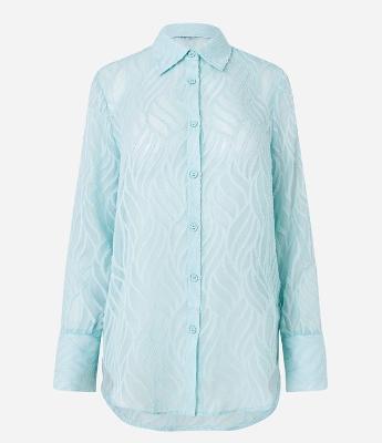 Camisa com Textura Jacquard e Leve Transparência