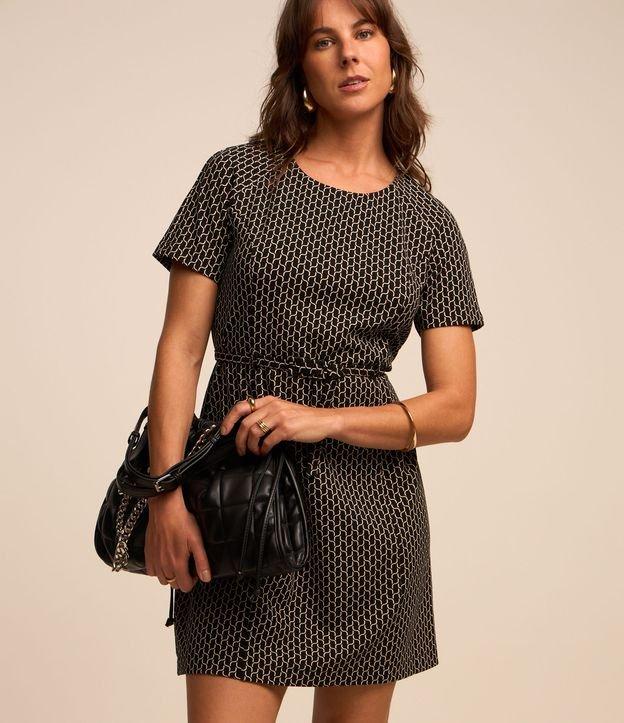 Vestido Curto em Crepe com Cinto e Estampa Geométrica - 3