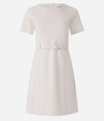 Vestido Curto em Crepe com Cinto Estreito