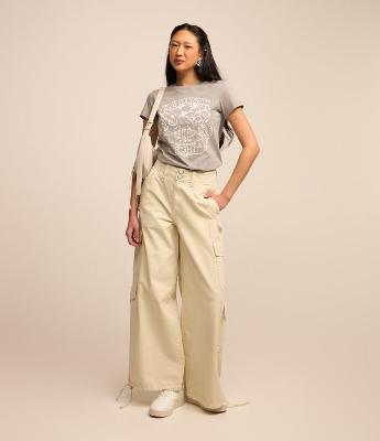 Calça Super Wide Leg em Sarja Rip Stop com Bolso Cargo