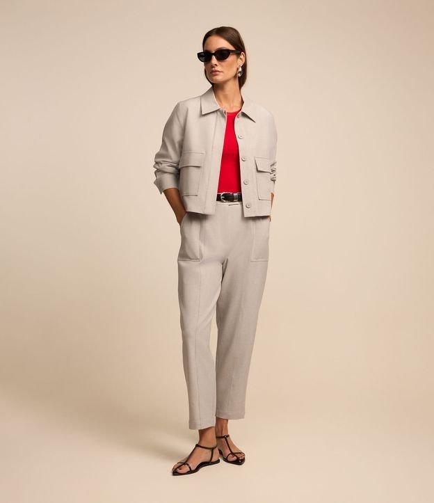 Calça Cenoura Alfaiatada Cintura Alta com Recorte Pespontado - 2