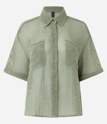 Camisa em Viscose com Textura com Bolso Frontal