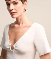 Blusa em Viscose com Argola Aberta no Decote V - 1