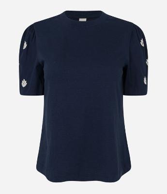 Blusa com Manga Bufante e Bordado Floral