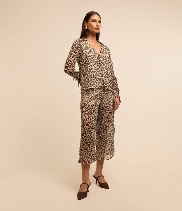 Calça em Chiffon  Animal Print e Cós Elástico - 1