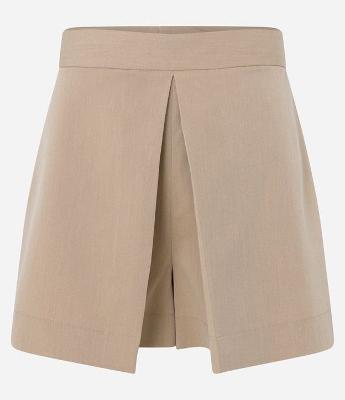 Short Saia em Alfaiataria com Prega Frontal