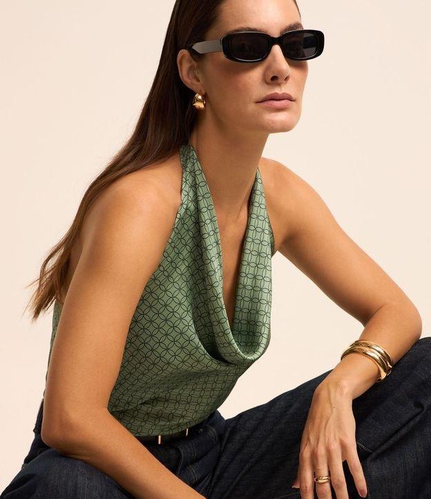 Blusa sem Manga Acetinada com Estampa Geométrica - 2