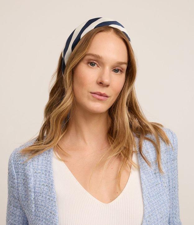 Lenço Quadrado em Tecido Acetinado com Estampa Listras - 3