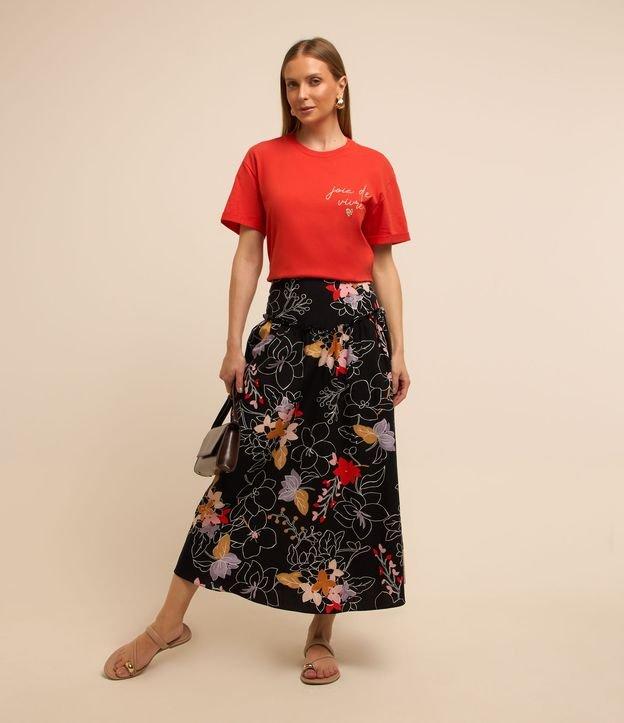 Saia Evasê Midi em Tricoline com Frufru e Flores Estampadas - 2