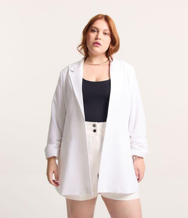 Blazer Alongado em Crepe Manga Puxadinha Curve & Plus Size - 1