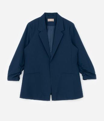 Blazer Alongado em Crepe Manga Puxadinha Curve & Plus Size