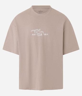 Camiseta Overboxy em Algodão com Estampa de Estátua