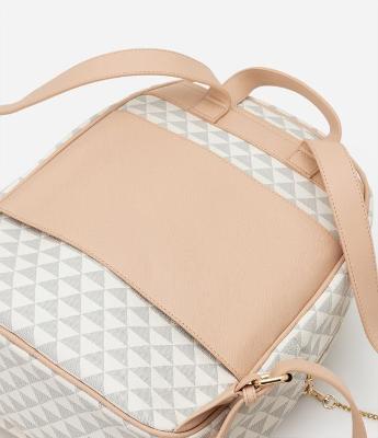 Mochila Grande com Pompom e Estampa Triângulo