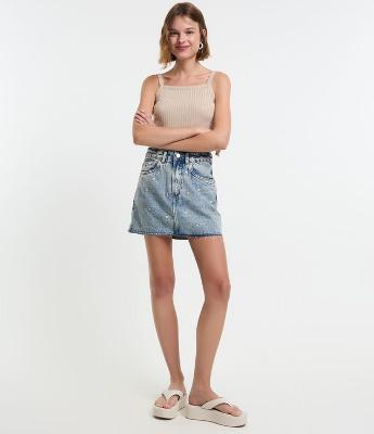 Saia Mom Jeans com Bordado de Florzinhas