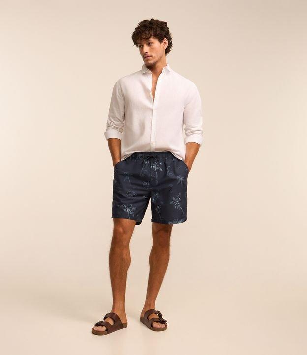 Bermuda em  Microfibra com Estampa de Coqueiro - 1