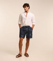 Bermuda em  Microfibra com Estampa de Coqueiro - 1