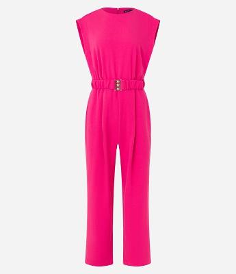 Macacão em Crepe com Fechamento em Zíper nas Costas e Cinto