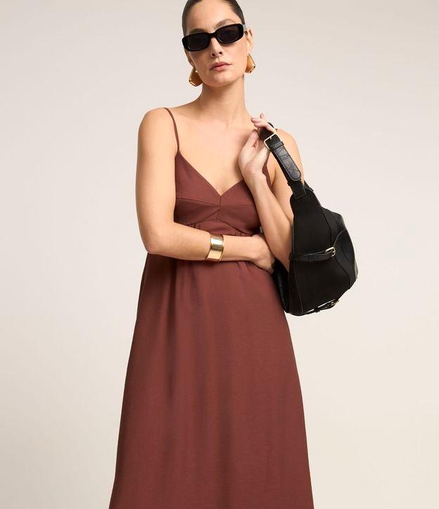 Vestido Evasê Longo em Crepe com Recorte no Busto - 2