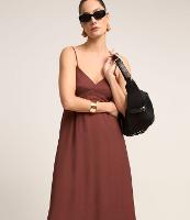 Vestido Evasê Longo em Crepe com Recorte no Busto - 2