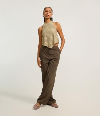 Calça Reta Alfaiatada com Bolsos e Frisos