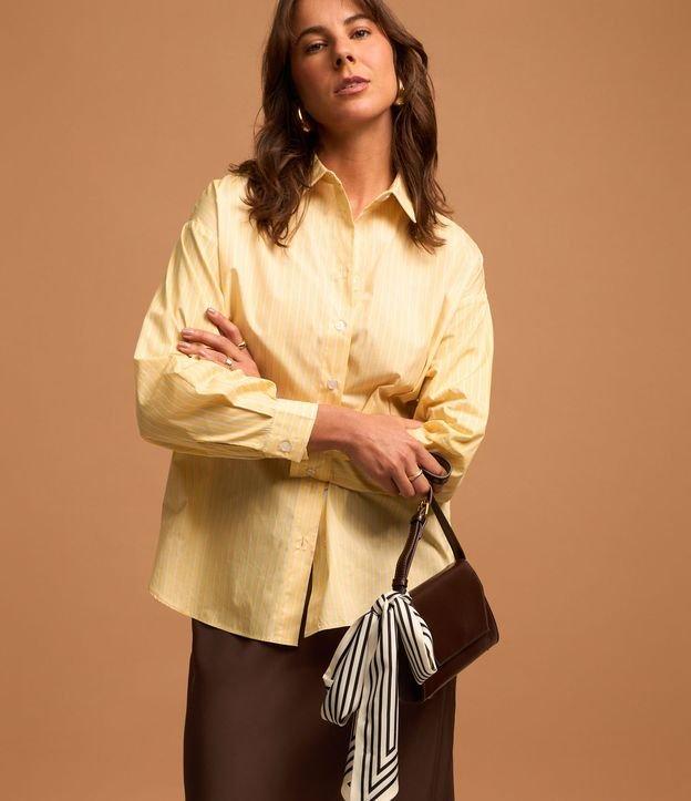 Camisa em Tricoline Listrado com Fio Tinto - 2