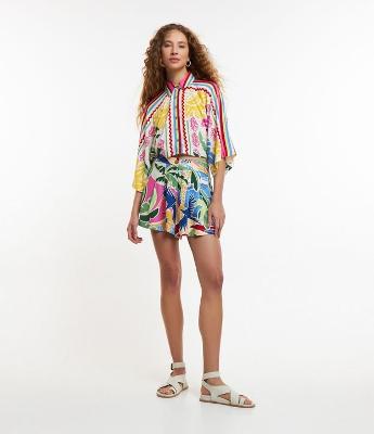 Short Gode em Viscose com Pregas e Estampa Tropical