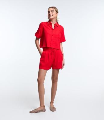 Short Curto em Viscose e Linho com Amarração e Pregas