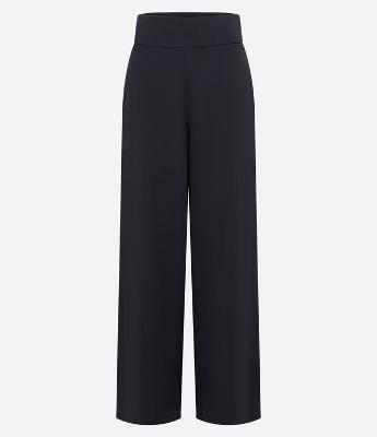 Calça Pantalona em Crepe com Pences