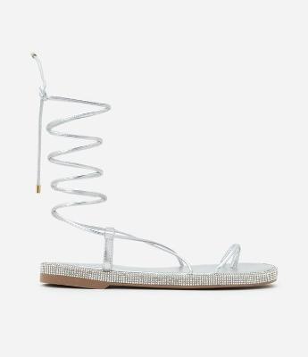 Sandália Rasteira com Amarração e Sola Forrada em Cristal