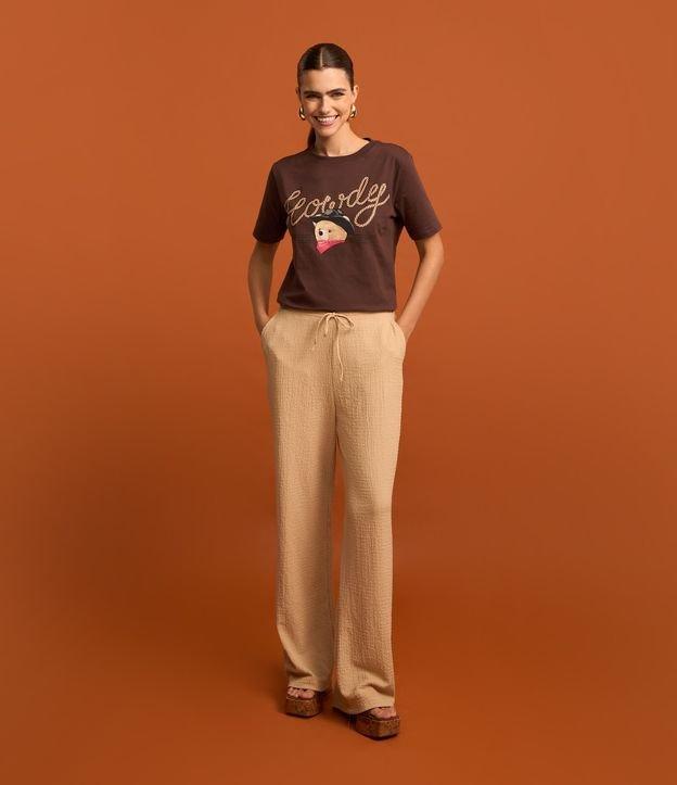 Calça Texturizada com Amarração no Cós e Bolsos - 2