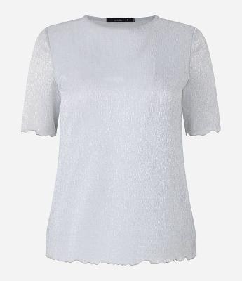 Blusa em Fio Metalizado com Frufrus