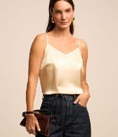 Blusa de Alça em Tecido Acetinado com Decote V - 1