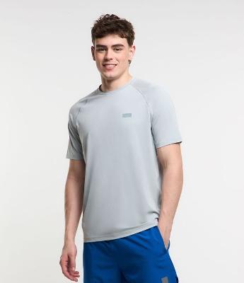 Camiseta Regular Esportiva com Tecnologia Dry e Detalhes Laser Cut