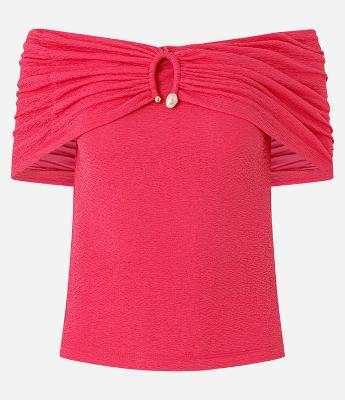 Blusa Ombro a Ombro Texturizada com Argola no Decote