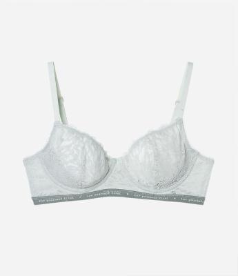 Sutiã em Renda Floral sem Bojo e com Elástico Love Yourself