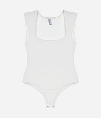 Body em Crepe com Decote Quadrado