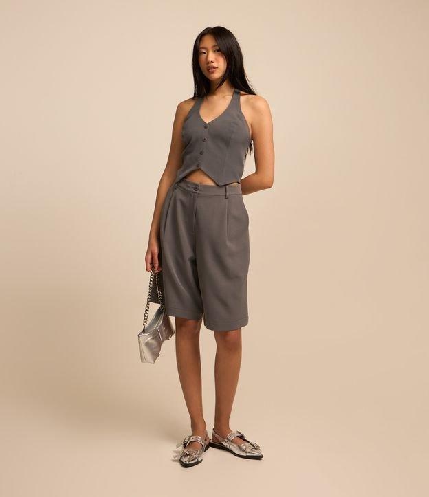 Bermuda Alongada em Alfaiataria com Pregas - 3