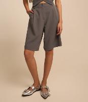 Bermuda Alongada em Alfaiataria com Pregas - 2