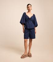 Bermuda Cintura Alta em Tricoline com Estampa Bordada e Pregas Frontais - 1