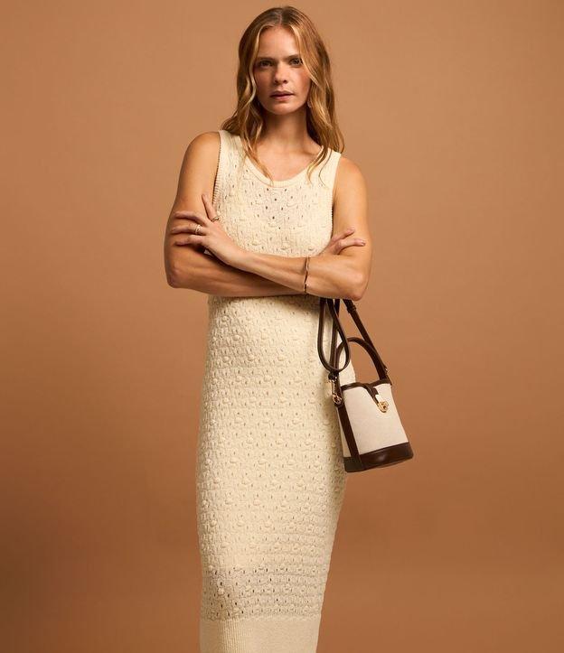 Vestido Reto Midi Sem Manga em Tricô Texturizado - 2