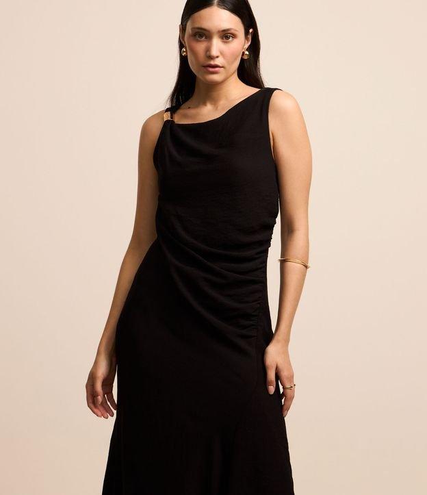 Vestido Reto Midi em Viscose com Ajuste Metálico na Alça - 1