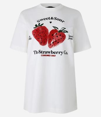 Camiseta em Algodão com Morangos Estampados