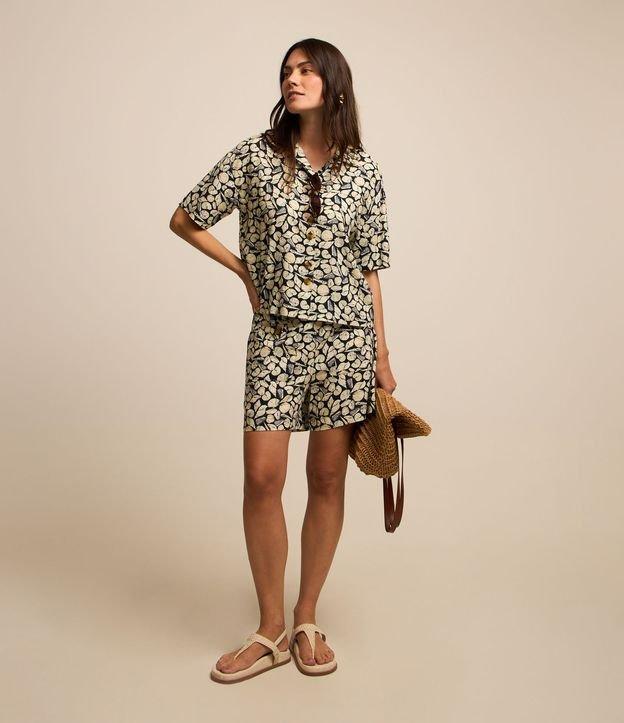 Short Cintura Alta em Viscolinho Alfaiatado com Estampa de Fundo do Mar - 2