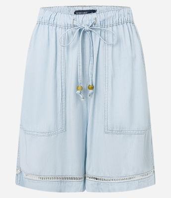 Bermuda Runner em Jeans Delavê com Cós Elástico e Cordão para Ajuste