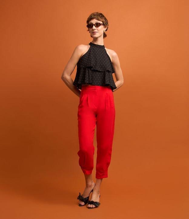 Calça Cenoura Alfaiatada com Pregas e Botão na Barra - 2