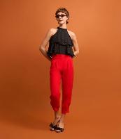 Calça Cenoura Alfaiatada com Pregas e Botão na Barra - 2